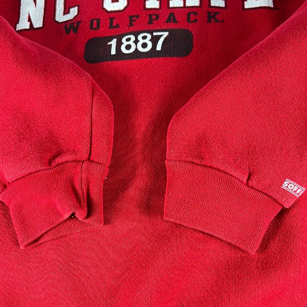 Y2K North Carolina State Wolfpack Sweatshirt Medium Red Faded Logo Crewneck - Picture 5 of 15